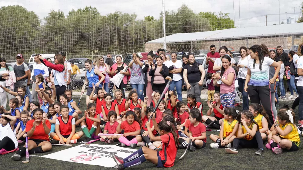 COMIENZA EL 3º TORNEO DE HOCKEY CÉSPED FEMENINO