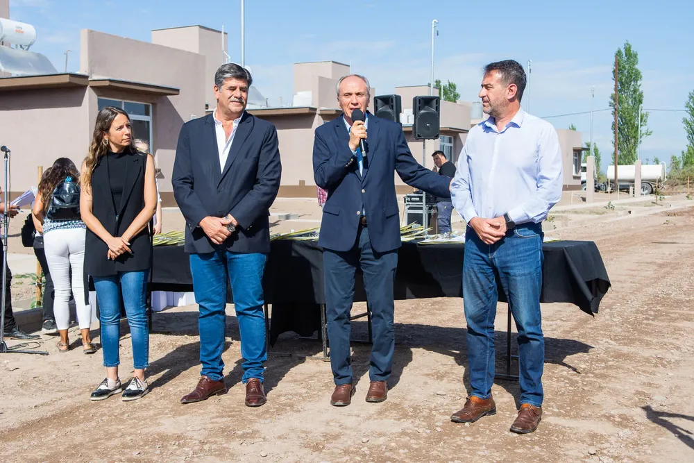 404337429_669244545396465_5737473586430633111_n