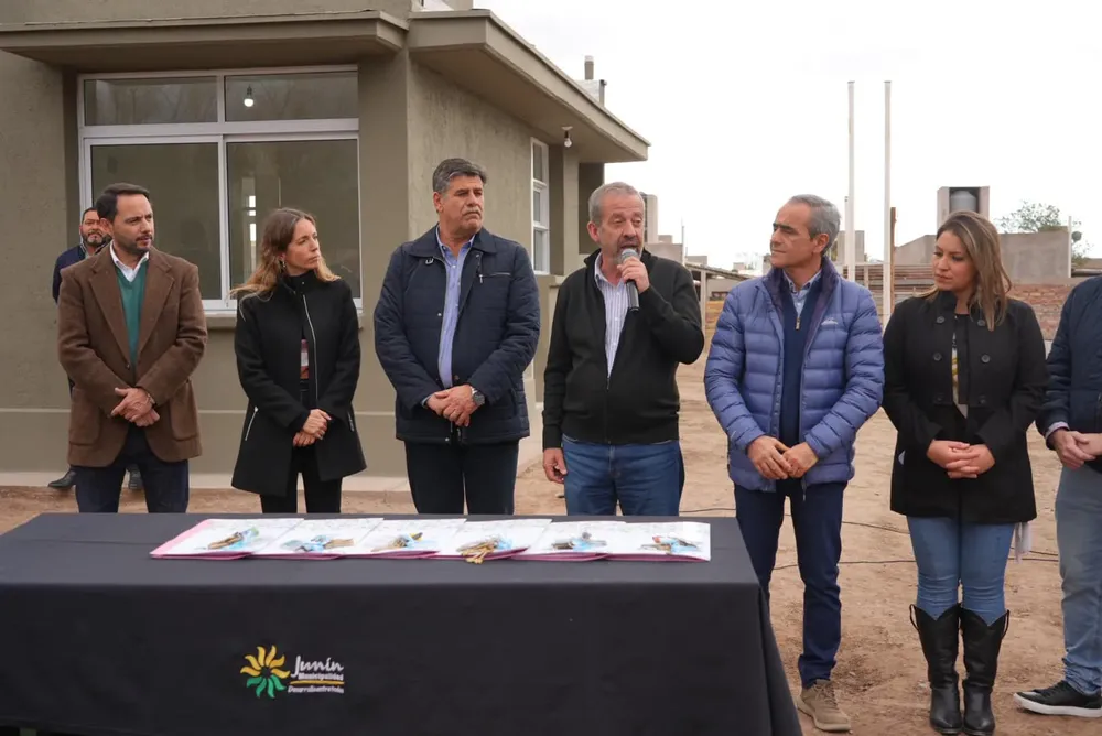 375316871_690103876481565_4601708380440545888_n