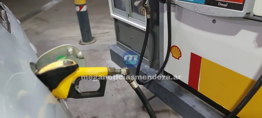 nafta estacion de servicio combustible