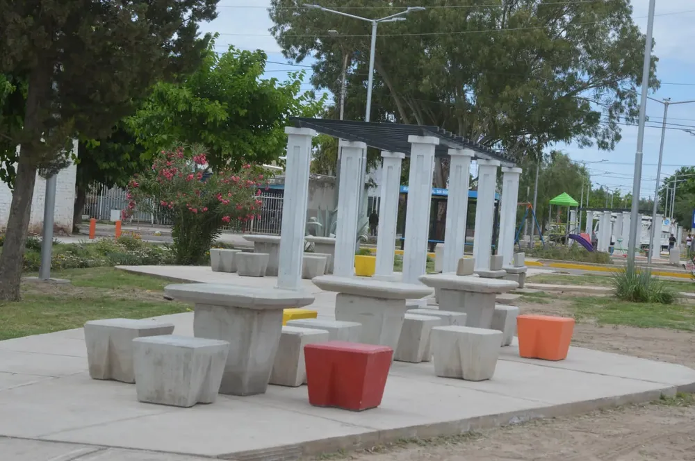 466361523_888171693503748_7384895391834397158_n