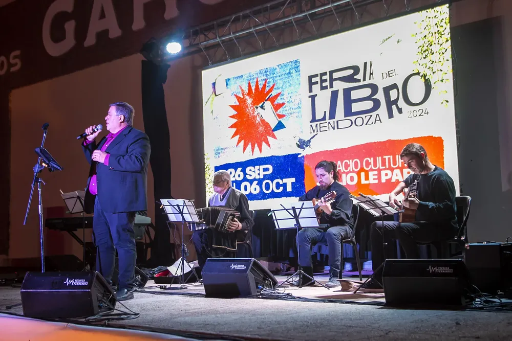 Cierre Feria del libro en  Gargantini-8677