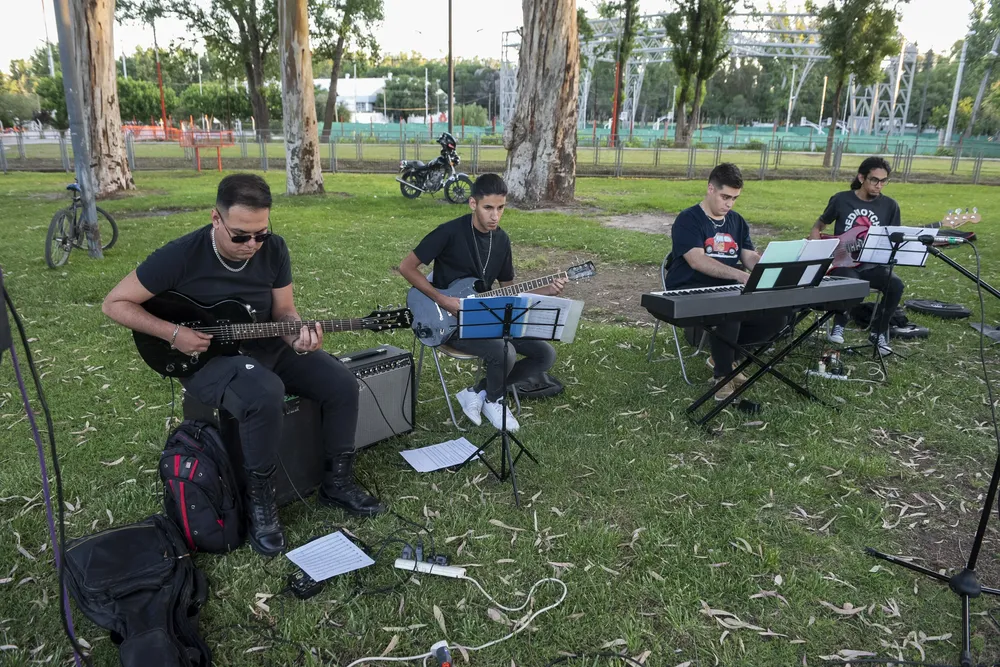 Ensamble juvenil en el lago-1390