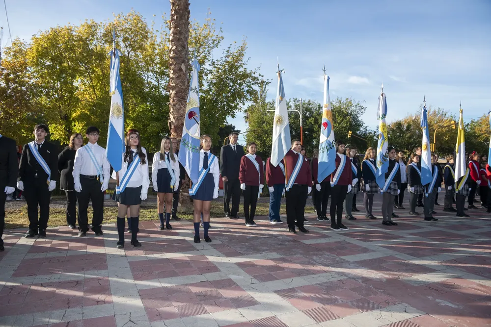Acto 18 04 en la plaza -1701