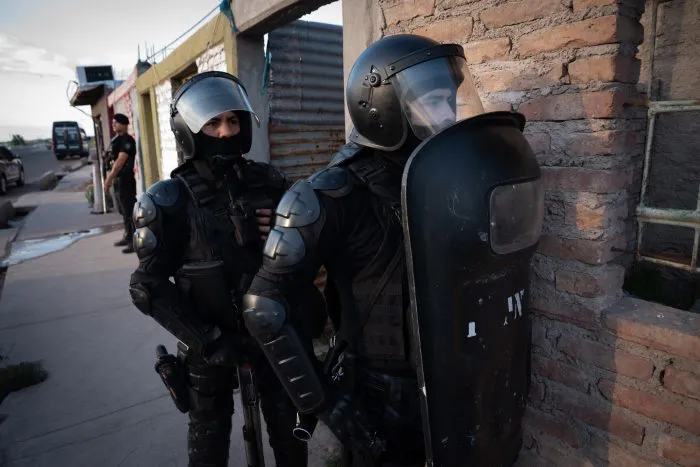 POLICIA