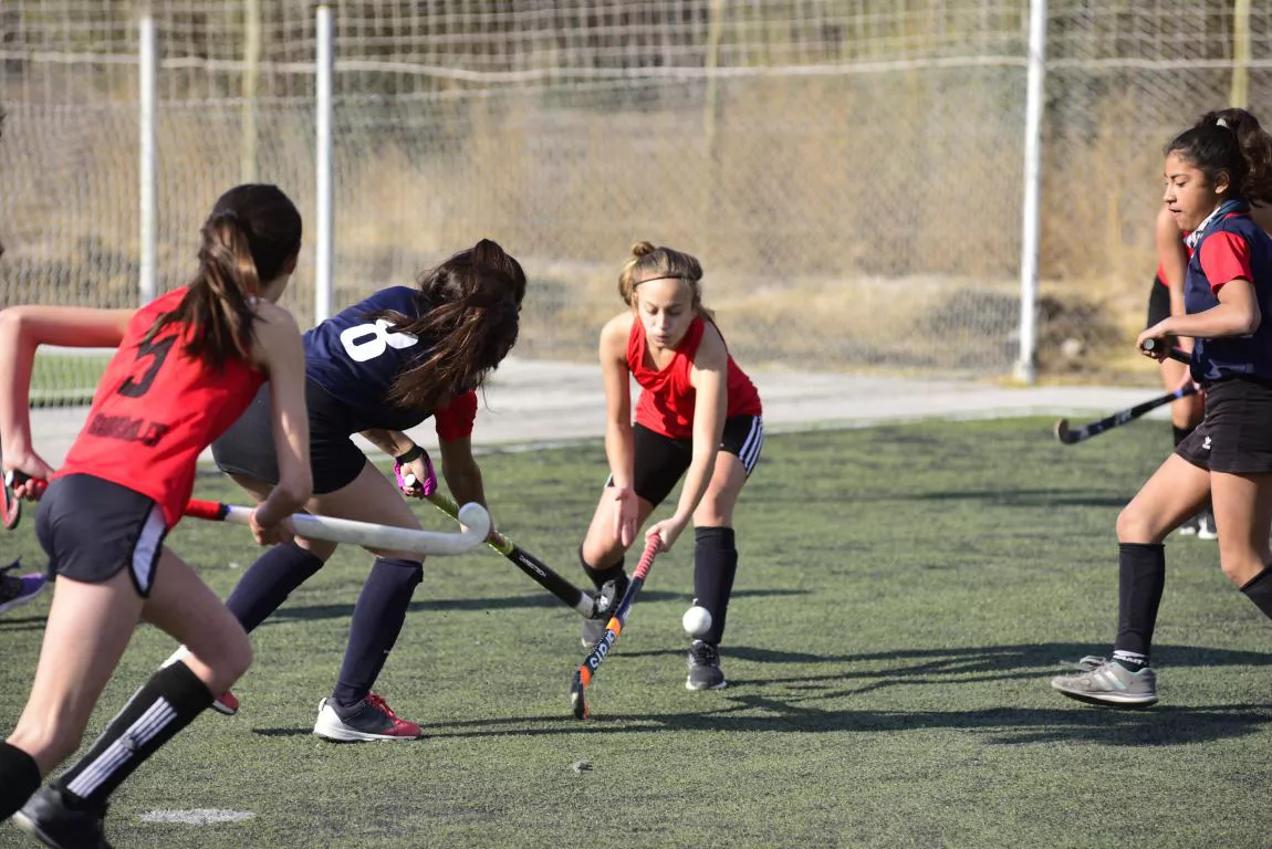 COMIENZA EL 3º TORNEO DE HOCKEY CÉSPED FEMENINO I