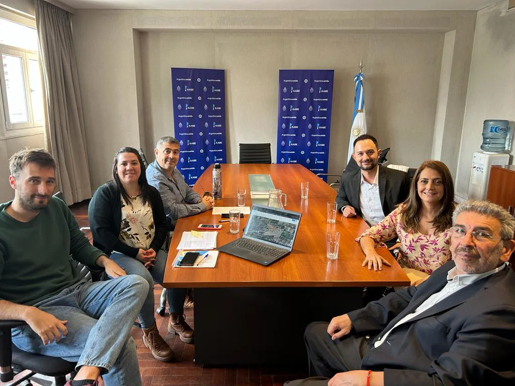 fb3fee35-8221-4fd6-a543-f3c23ab1d738