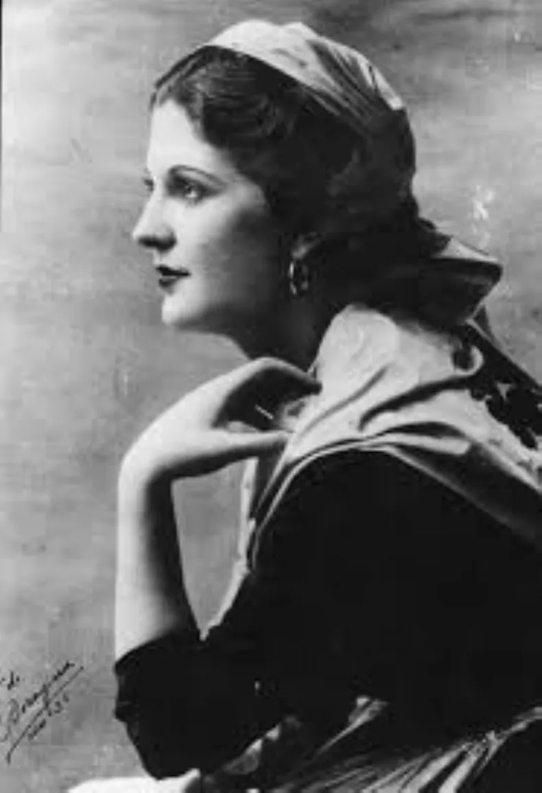 delia-larrive-escuderojpg