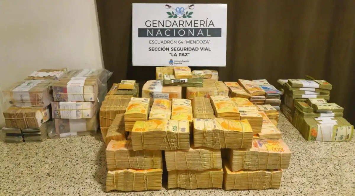 incautan_31_millones_de_pesos_sin_aval_legal_2