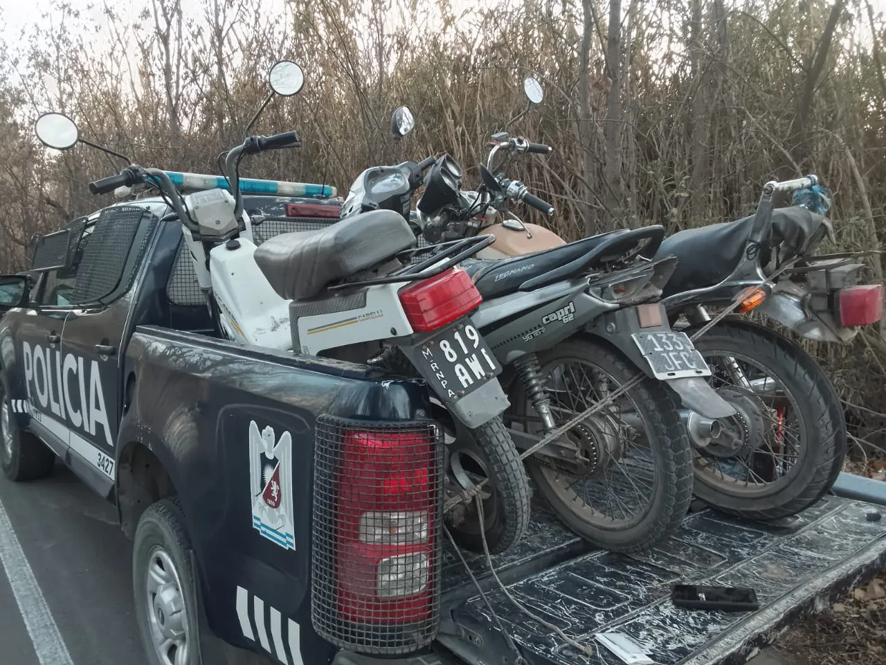 Motos