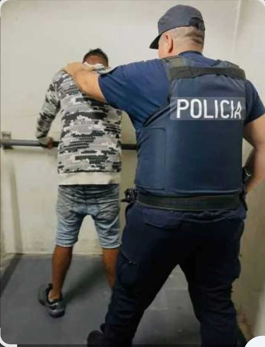 873660