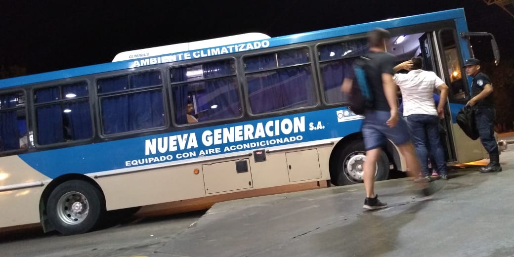 Colectivo en la terminal de San Martín