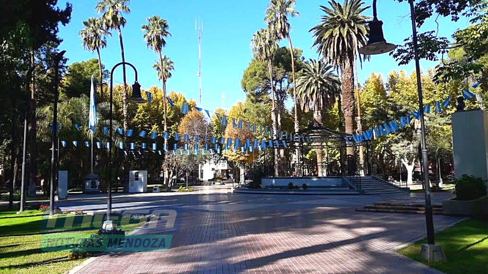 plaza RIVADAVIA