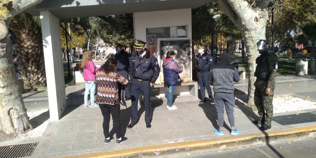 Policía parada