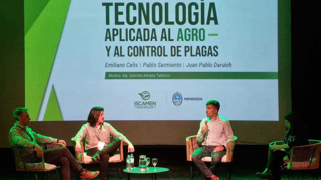 WhatsApp Image 2025-10-06 at 09.14.11 (2)